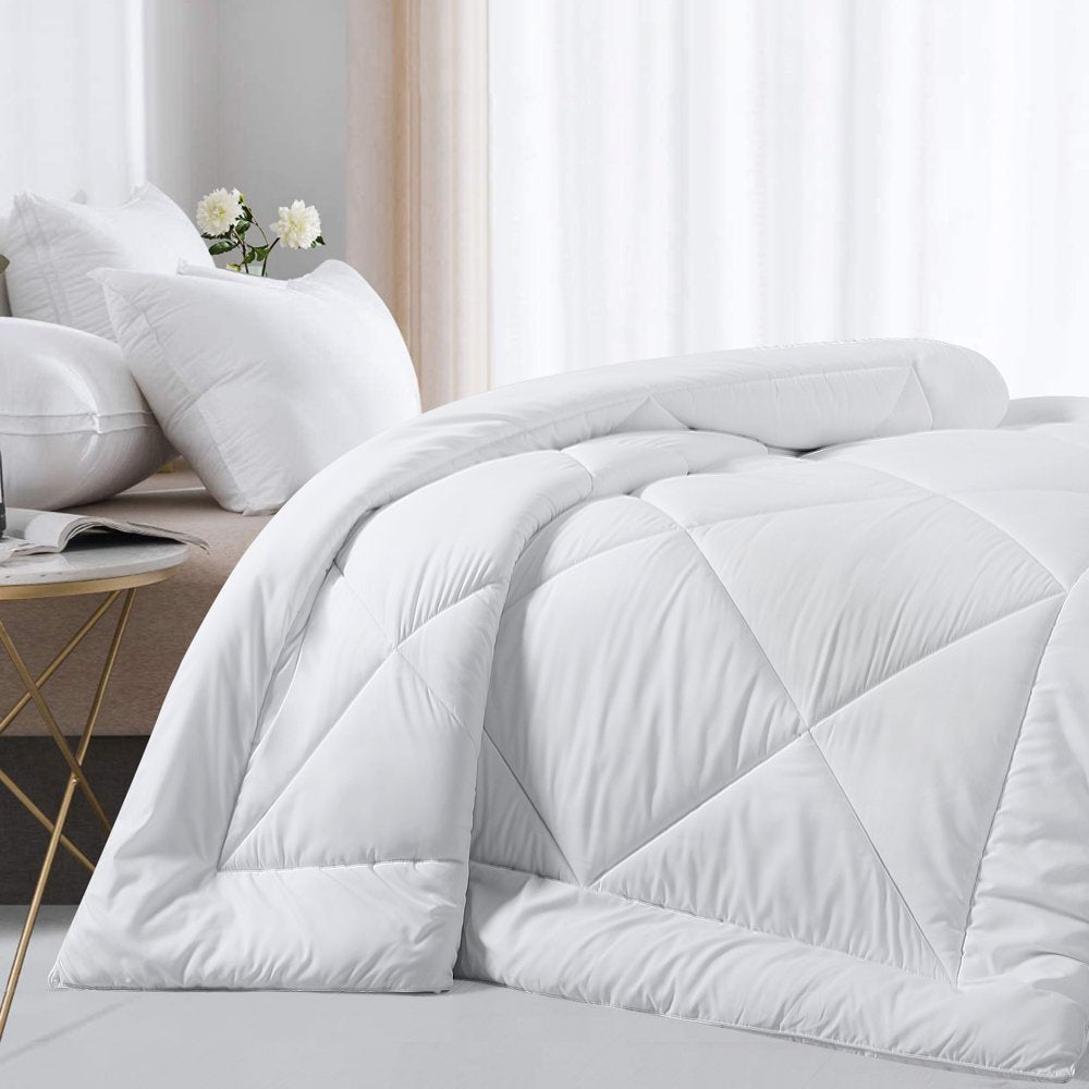 SOPAT All Season down Alternative Comforter Hotel Luxury Quilted Duvet Insert Cooling Washable Hypoallergenic Reversible Quilt - Queen,White